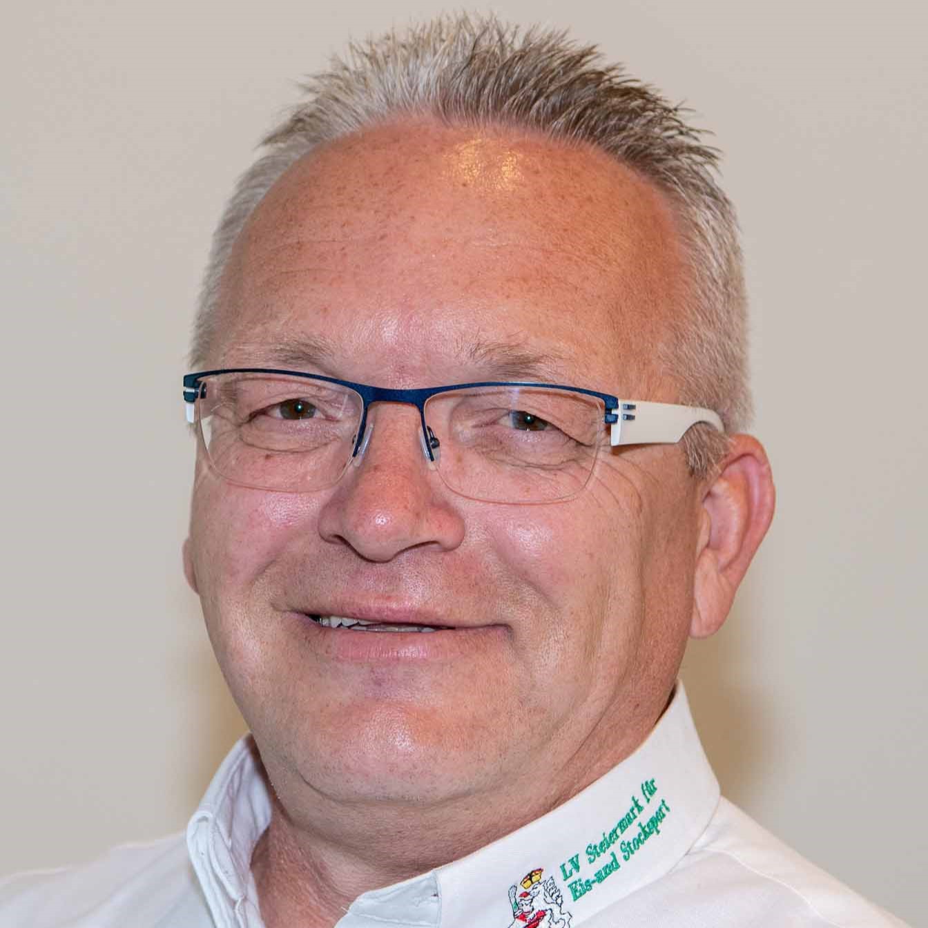 Manfred Riedl